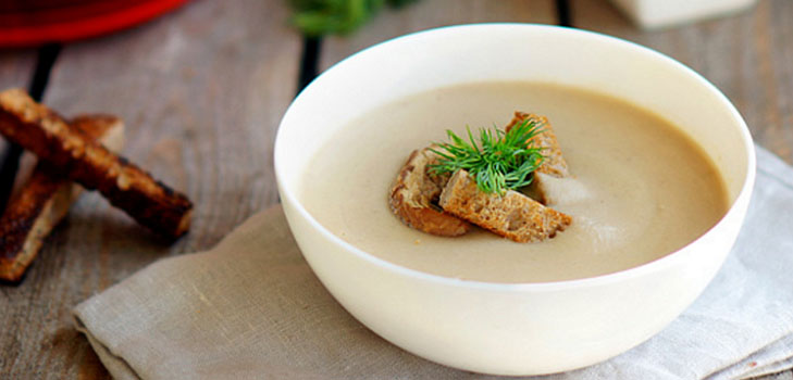 Una semplice ricetta: zuppa di crema con funghi