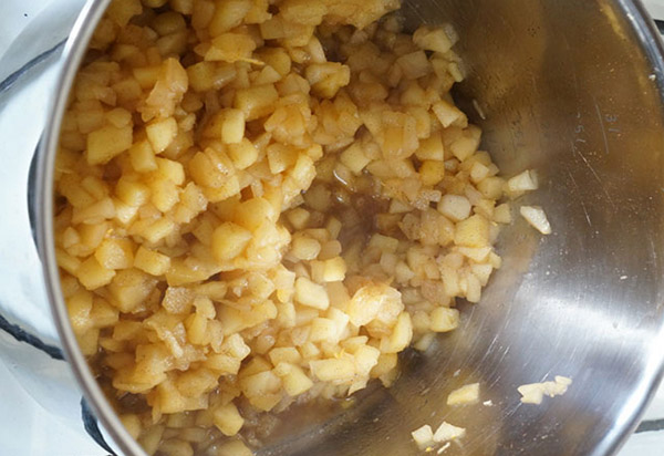 Ricetta semplice per la torta di mele con cannella