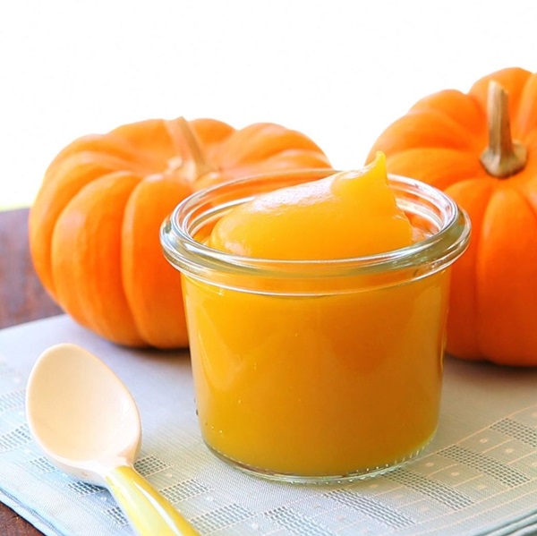 Purea di zucca come contorno e per l'inverno: le ricette sono veloci e gustose per i bambini, i bambini senza purè di patate allo zucchero Leccati le labbra dalla zucca