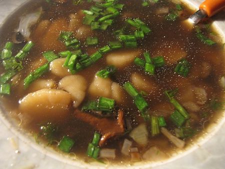 La ricetta della zuppa di funghi secchi, le sue proprietà utili