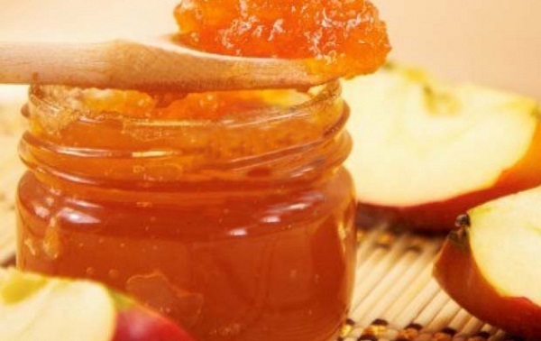 Jam di mele con limone e arancia in un multivarch