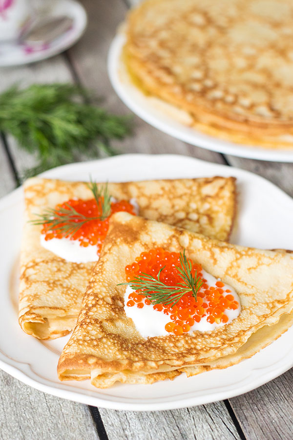 Ricette originali per frittelle su Pancake Day 2017 passo dopo passo con la foto: su latte, kefir, lievito, con ripieni per tutti i gusti