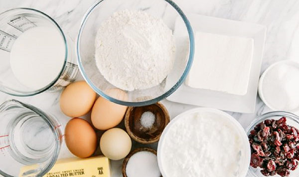 Ricette originali per frittelle su Pancake Day 2017 passo dopo passo con la foto: su latte, kefir, lievito, con ripieni per tutti i gusti