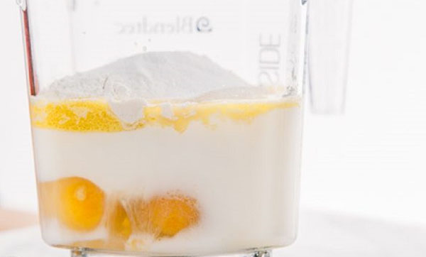 Ricette originali per frittelle su Pancake Day 2017 passo dopo passo con la foto: su latte, kefir, lievito, con ripieni per tutti i gusti