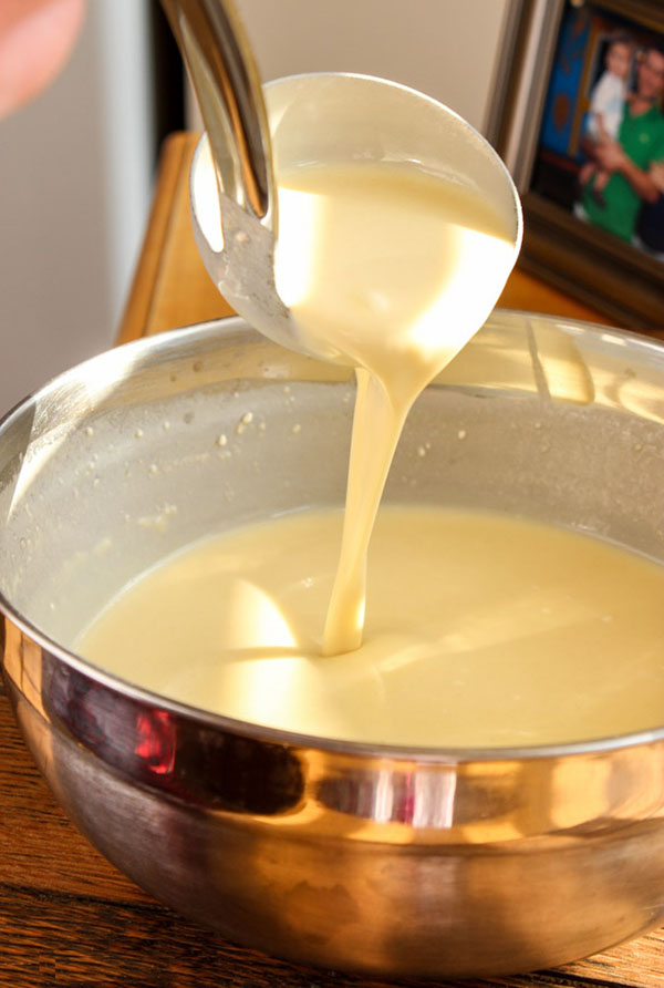 Ricette originali per frittelle su Pancake Day 2017 passo dopo passo con la foto: su latte, kefir, lievito, con ripieni per tutti i gusti