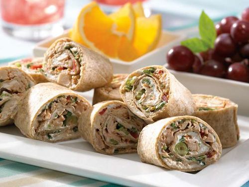 Spuntino delizioso e veloce - involtini di lavash con pesce