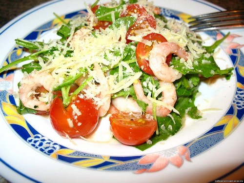 Insalata di gamberetti con pomodori