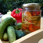 Insalata di cetrioli e pepe per l'inverno