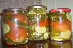 Insalata di cetrioli e pepe per l'inverno