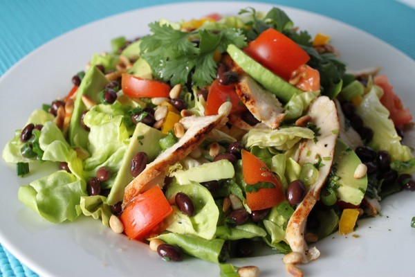 Insalata con fagioli in scatola: ricette deliziose e semplici 