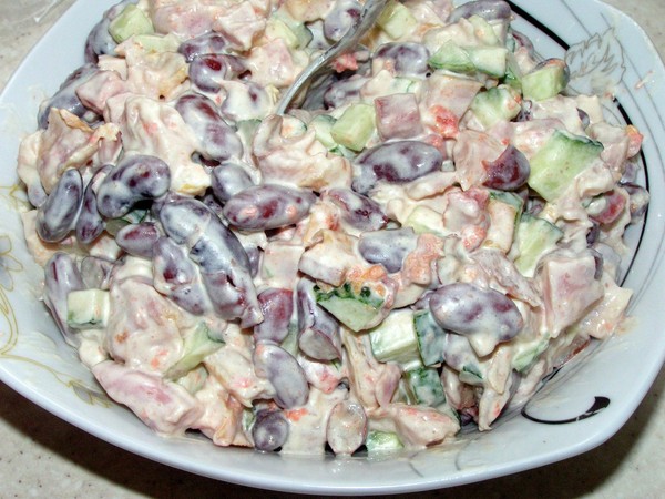 Insalata con fagioli in scatola: ricette deliziose e semplici 