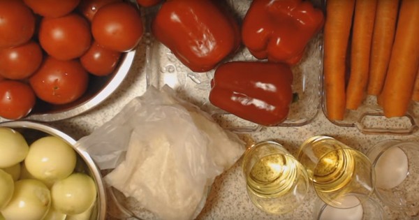 Insalata con riso e verdure per l'inverno. Ricette per insalata per l'inverno con riso e pomodori, zucchine, carote Insalata con riso e verdure per l'inverno. Ricette per insalata per l'inverno con riso e pomodori, zucchine, carote