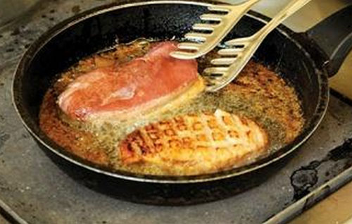 Friggere la carne