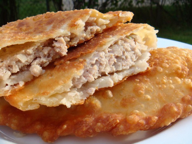 chebureks sull'acqua bollente