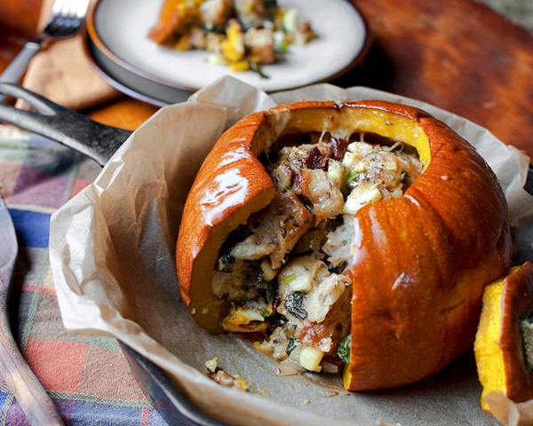 Zucca al forno, ripiena o al forno con pezzi di carne, pollo, carne macinata: zucca dolce con miele, mele, ricotta - passo dopo passo con le ricette della foto per il forno