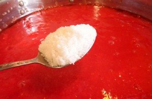 Succo di pomodoro per l'inverno