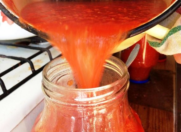 Succo di pomodoro per l'inverno