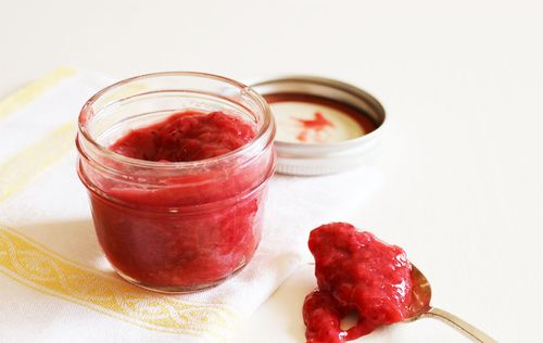 Marmellata di rabarbaro con kiwi per diabetici