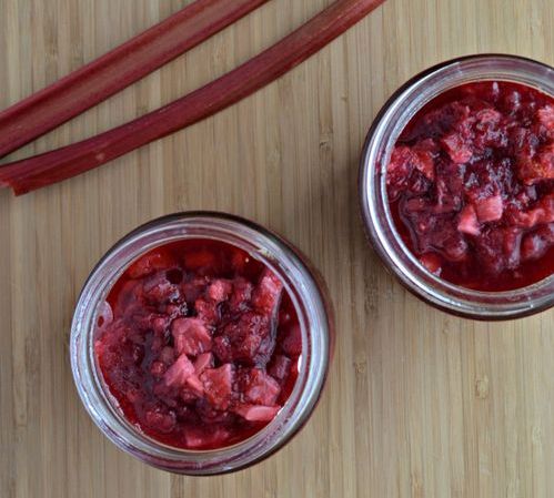Marmellata di rabarbaro con ciliegie