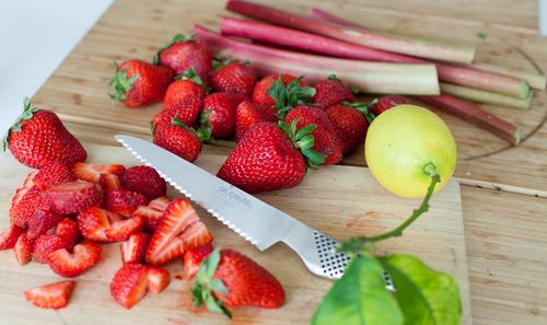 Marmellata con fragole al rabarbaro