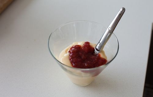 Marmellata con fragole al rabarbaro