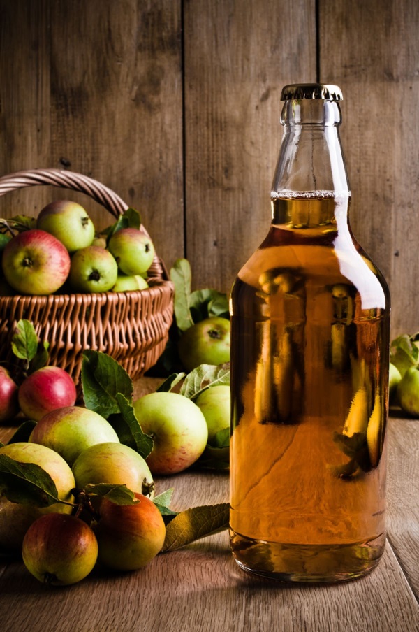 Vino fatto in casa dalle mele