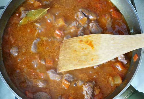 Ricetta deliziosa: stufato di carne di stile italiano