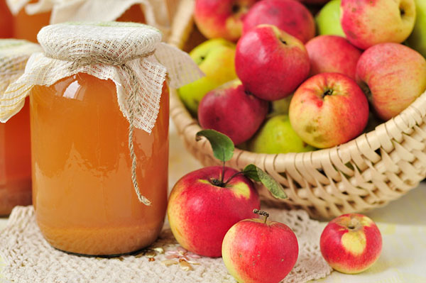 Come preparare il succo di mela per l'inverno