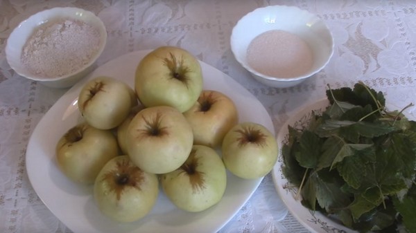 Mele per l'inverno nelle banche - billette e ricette - ammollo e spicchi, composta, marmellata, billette. Come mantenere le mele in inverno a casa