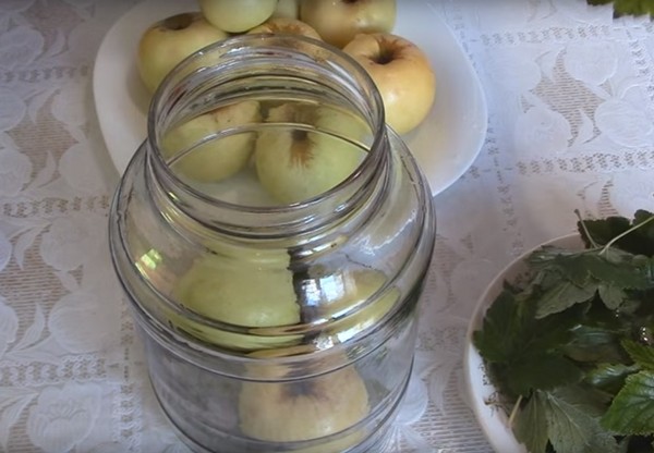Mele per l'inverno nelle banche - billette e ricette - ammollo e spicchi, composta, marmellata, billette. Come mantenere le mele in inverno a casa