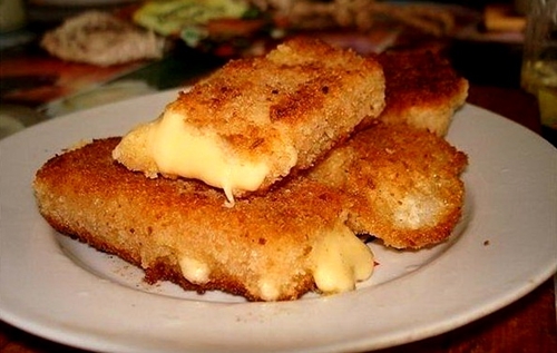fette di formaggio impanate all'olio