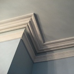 Come incollare un pannello a battente del soffitto Come incollare un pannello a battente del soffitto