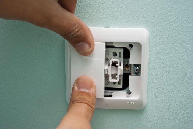 Come installare l'interruttore