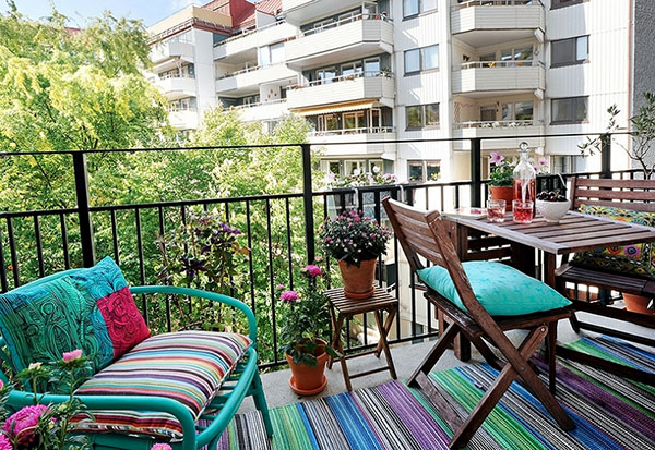 Estate in città: come organizzare un balcone per riposare