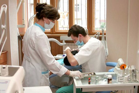 Cosa fare se il dente fa male Cosa fare se il dente fa male