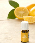 Olio essenziale di limone Olio essenziale di limone