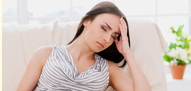 Mal di testa nel 3 ° trimestre - ragioni e metodi di trattamento