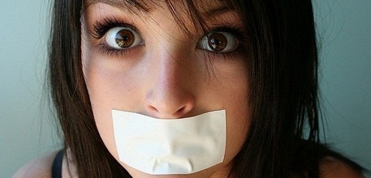 Saliamo l'odore dalla bocca da noi stessi