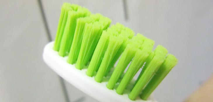 Quanto spesso devo cambiare il mio spazzolino da denti