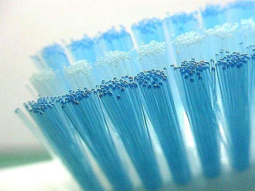 Quanto spesso devo cambiare il mio spazzolino da denti