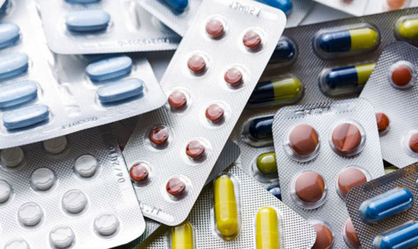 Trattamento dell'influenza e della SARS negli adulti a casa: farmaci a basso costo e rimedi popolari. Il consiglio del dott. Komarovsky su come curare l'influenza nei bambini