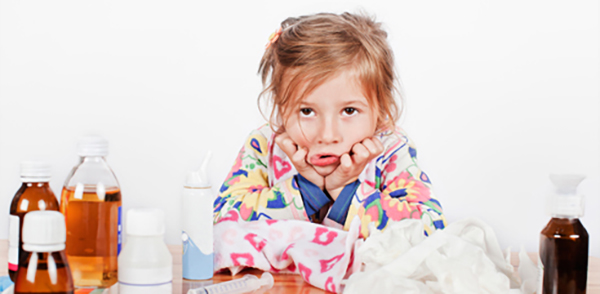 Trattamento dell'influenza e della SARS negli adulti a casa: farmaci a basso costo e rimedi popolari. Il consiglio del dott. Komarovsky su come curare l'influenza nei bambini