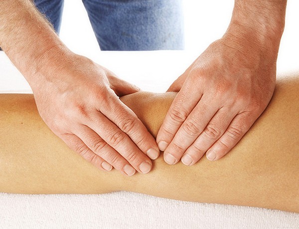 Ginocchio gonfio: cause di dolore alle articolazioni e modi per alleviare l'edema