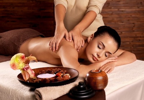 Massaggio tailandese in CROWN THAI SPA - un tocco di felicità