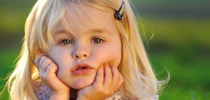Cerchi scuri sotto gli occhi di un bambino: misure di prevenzione