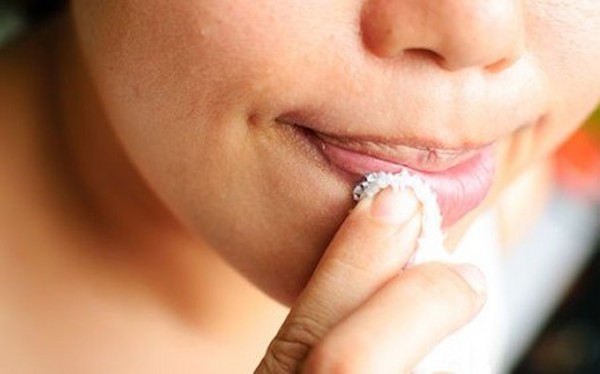 Lingua che brucia: cause e trattamento di sensazioni insolite in bocca